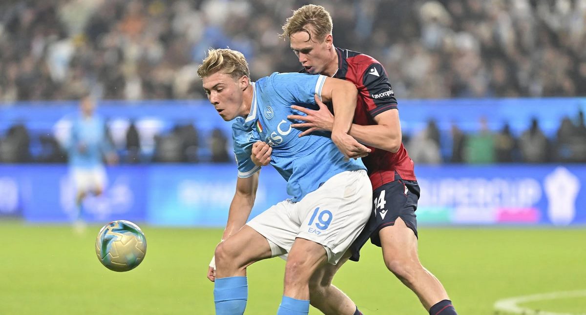 Soi Kèo Napoli Vs Bologna 01h45 12/05 - Vòng 36 Serie A 1 Napoli là đội đang có phong độ tốt hơn